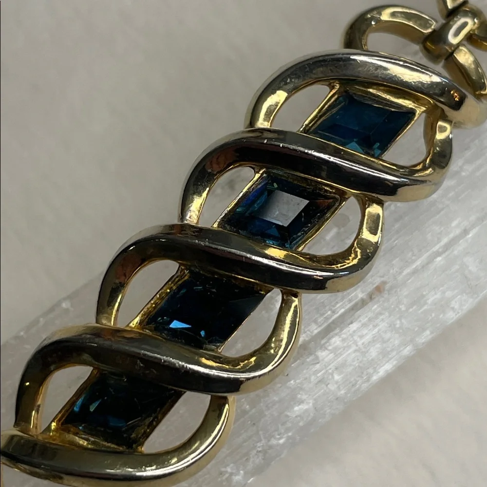 Vintage Marvella Twisted Woven Gold Tone Design Four Blue Rhinestones Bracelet - Picture 4 of 9